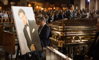 Dicen adiós a José José en la Basílica de Guadalupe