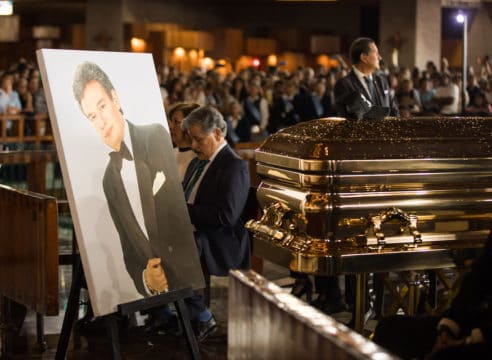 Dicen adiós a José José en la Basílica de Guadalupe