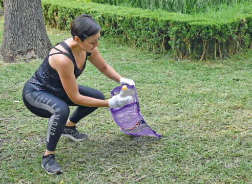 PloggingMx, los deportistas que recogen basura mientras entrenan