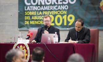 "Urge una reforma espiritual en la Iglesia para acabar con los abusos"