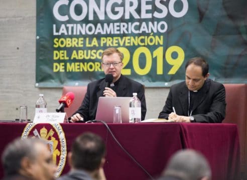 "Urge una reforma espiritual en la Iglesia para acabar con los abusos"