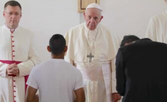 El Papa a abogados: La verdadera justicia se basa en el diálogo