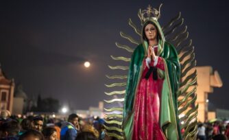 Pedir por los niños, una razón para visitar a la Virgen de Guadalupe