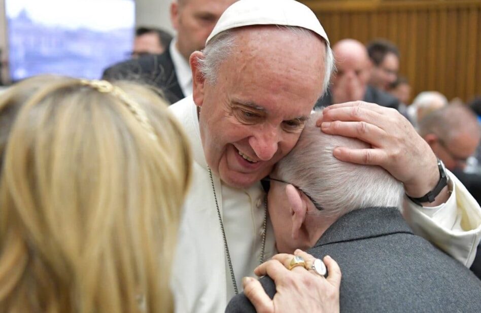 El Papa explica por qué los ancianos son el presente y futuro de la Iglesia