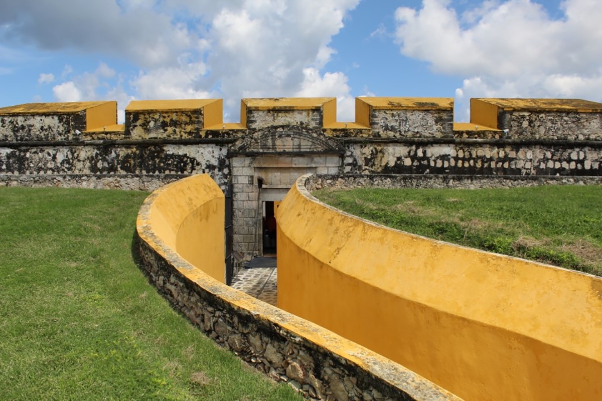 El fuerte de san José en Campeche defendía a la ciudad de los piratas.