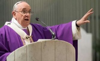 ¿Es cierto que el Papa Francisco cambió el ayuno por actos de caridad?