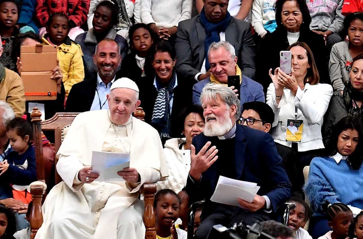 El padre Pedro junto al Papa Francisco. Foto: Facebook Amici di Padre Pedro