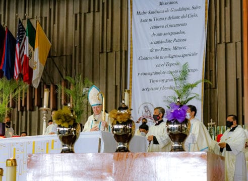 Sacerdotes de la Arquidiócesis renuevan promesas en la Misa Crismal 2021