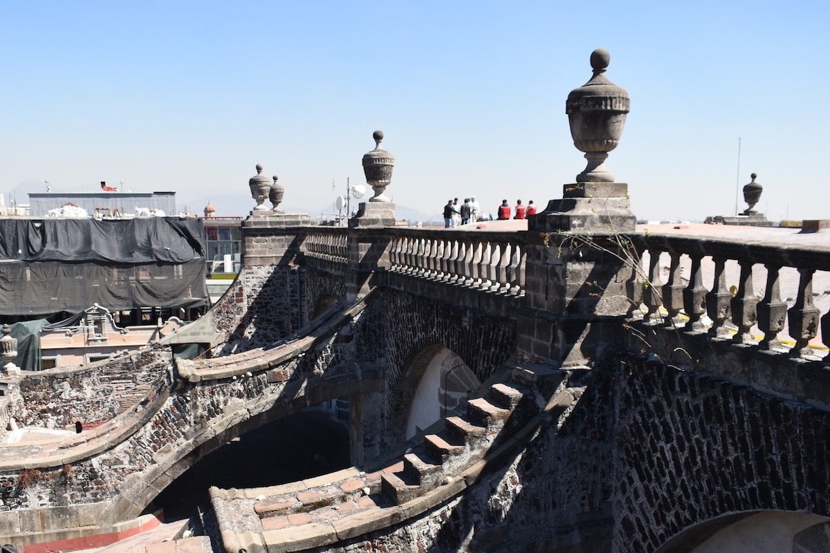 La Catedral Metropolitana de México cuenta con 67 copones que rematan su estructura.