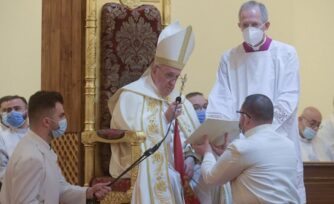 Papa Francisco a iraquíes: Sean testimonio de amor, sabiduría y fe