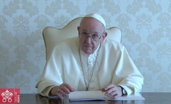 Video del Papa en mayo: Finanzas que estén al servicio de las personas