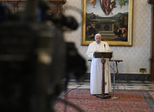 Papa Francisco: Demos a conocer a Jesús con el ejemplo