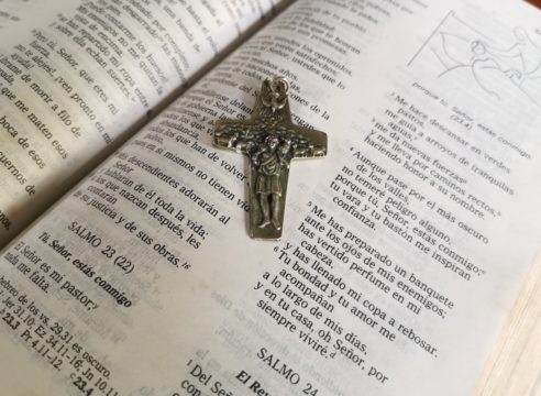 3 tips para leer la Biblia, ¡porque nunca es tarde para empezar!