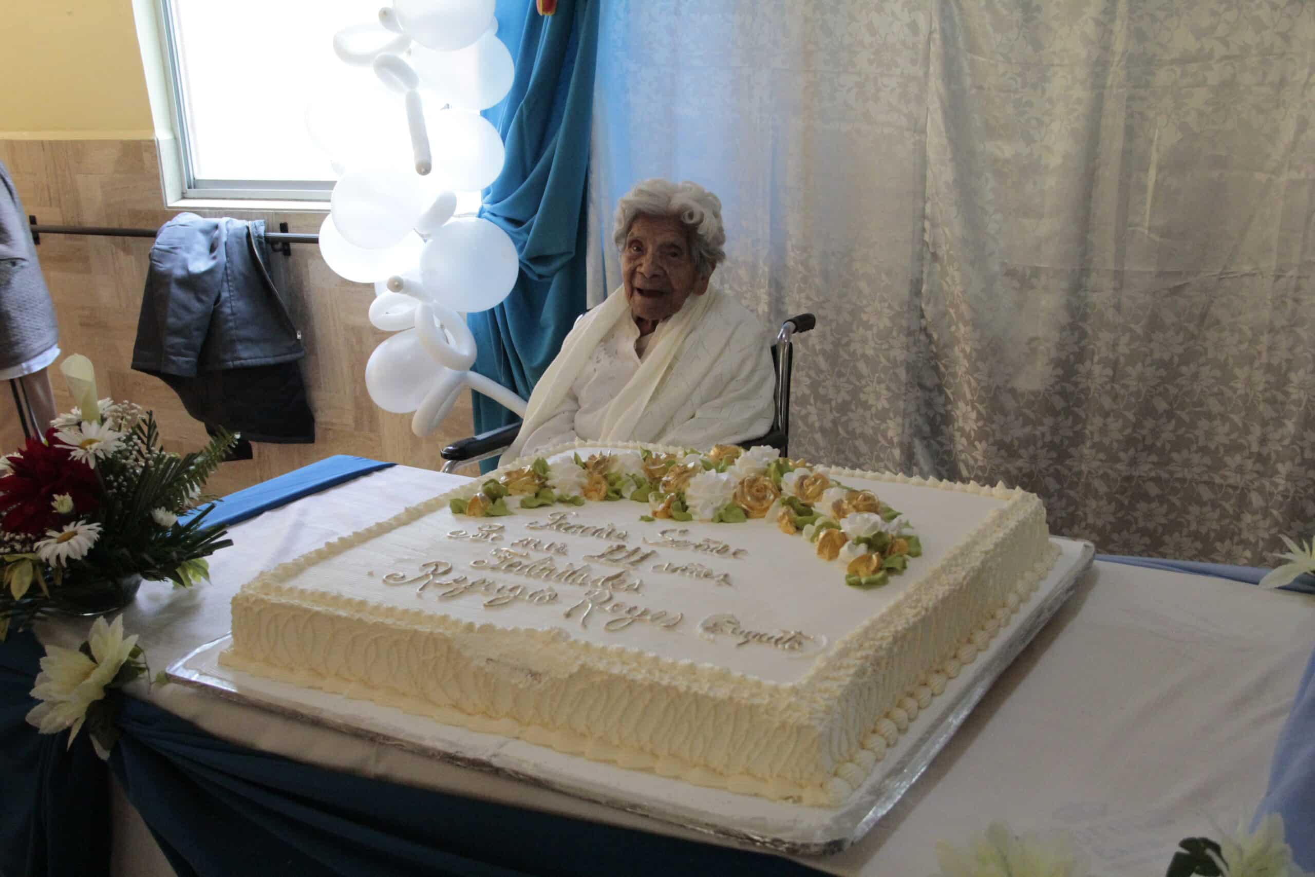 Cuquita cumplió 111 años el 4 de julio de 2021, y se lo celebraron con una fiesta un día después. Foto: Alejandro García/Desde la fe.