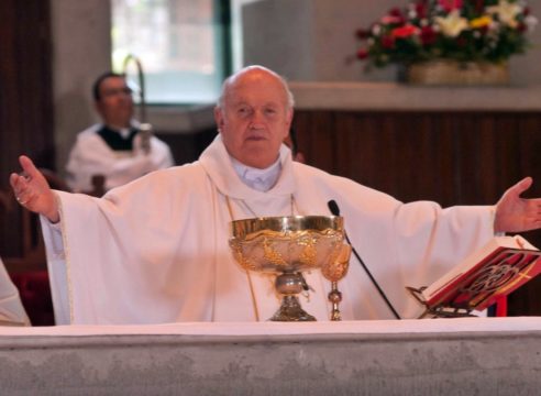 Falleció el obispo emérito Onésimo Cepeda; estaba intubado por covid