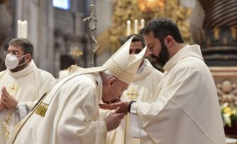 Los 3 consejos del Papa Francisco a sacerdotes recién ordenados