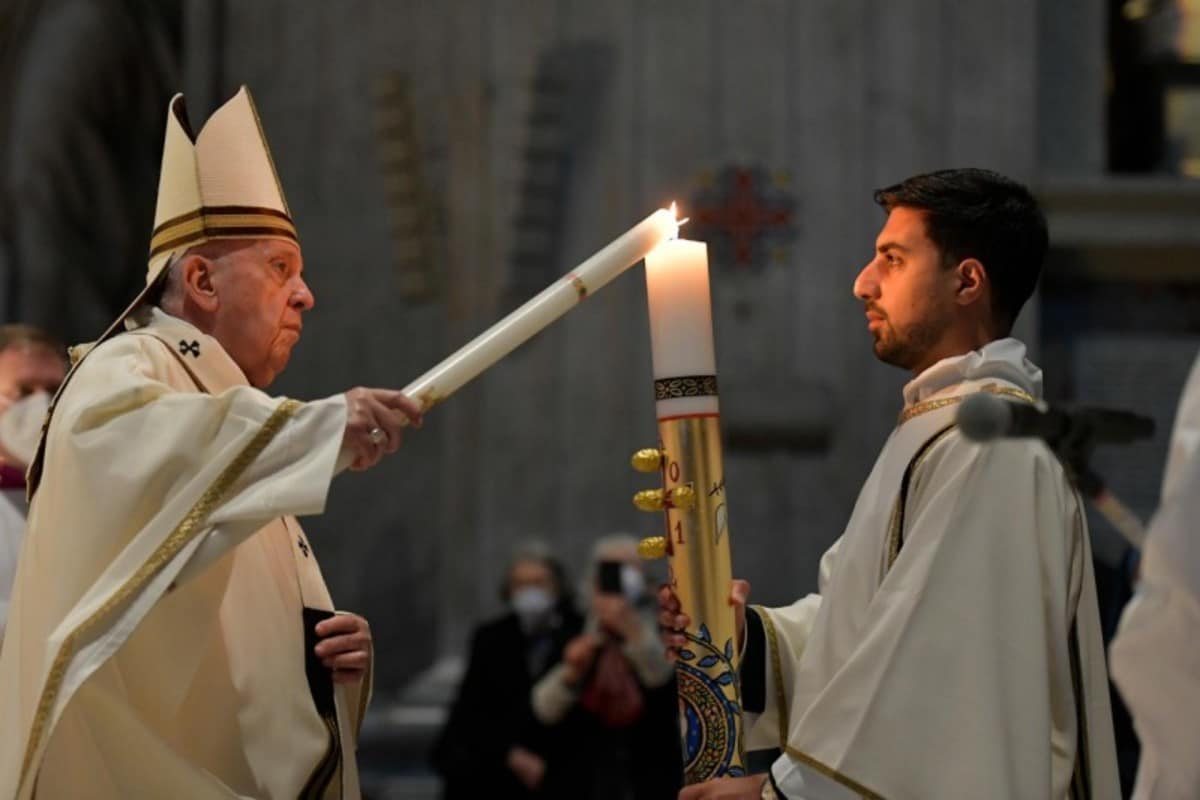 El Papa Francisco en la Vigilia Pascual 2021.