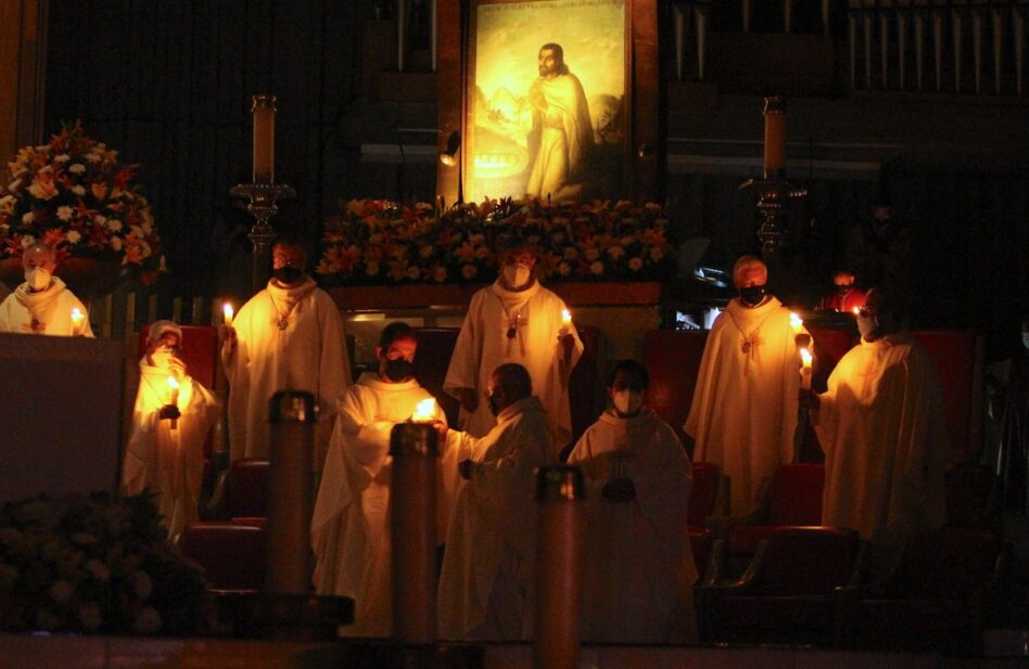 Vigilia Pascual: “¡Cristo vive en medio de nosotros!”, Card. Aguiar