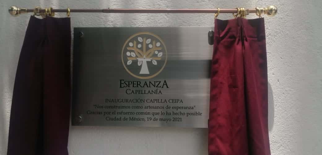 Placa conmemorativa por la inauguración de la Capilla Esperanza. Foto: Cortesía.