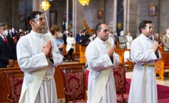 Legionarios de Cristo ordenan 4 sacerdotes de la "Generación Covid"