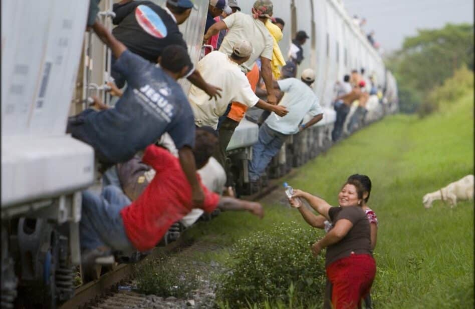 Las Patronas: 26 años de ayuda al migrante por amor a Jesús