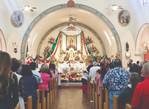 Esta iglesia en California se volvió un centro de ayuda a los migrantes