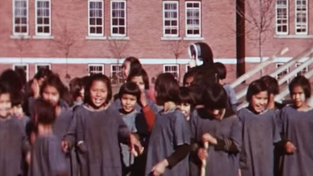 Niños de Kamloops Indian Residential School .Foto: YouTube/Royal BC Museum