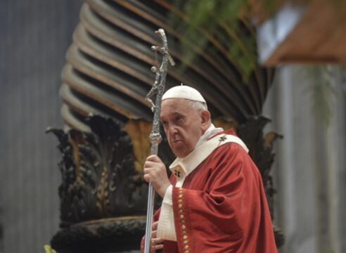 El Papa celebra a San Pedro y San Pablo: Sólo una Iglesia libre es creíble