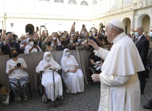 Papa Francisco: “Dejemos que Dios transforme nuestra existencia”