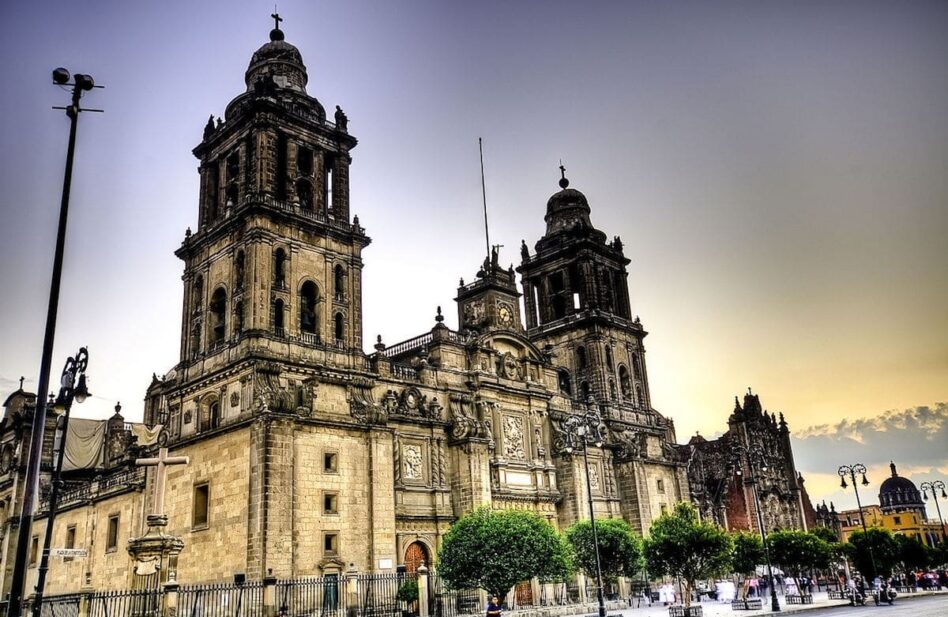 La Catedral de México advierte de fraudes en visitas guiadas para turistas