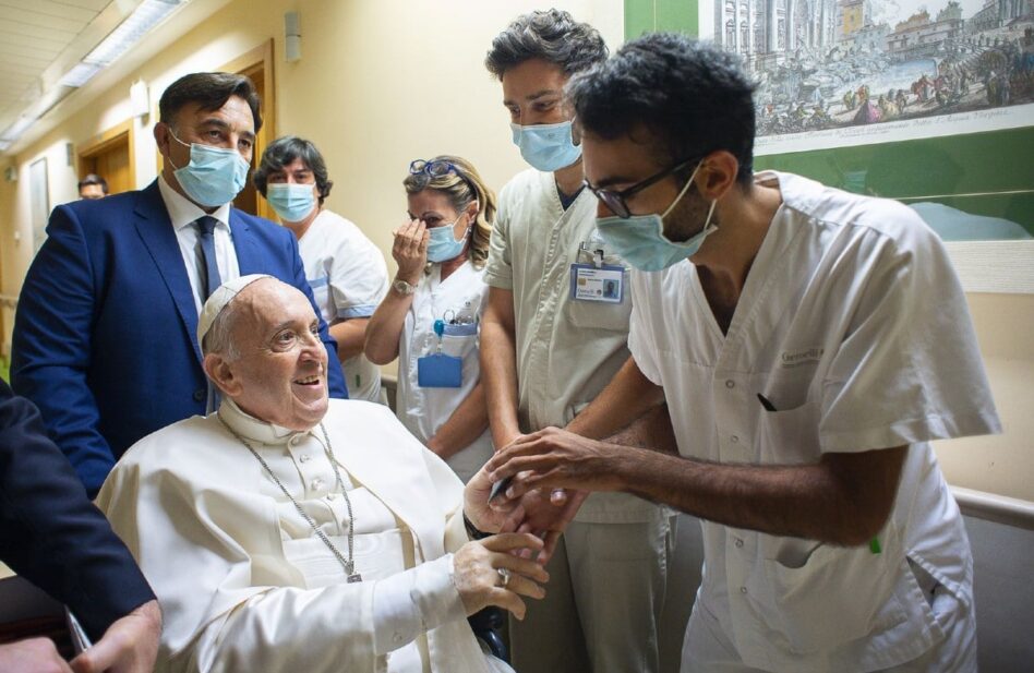 El Papa agradece al Hospital Gemelli: “¡Me han hecho sentir en casa!”