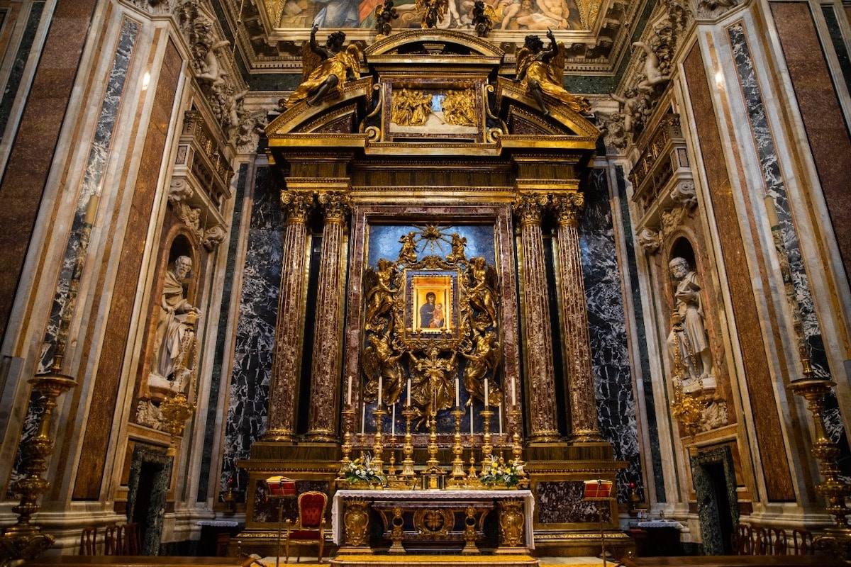 Altar de la Basílica de Santa María la Mayor. Foto: María Langarica