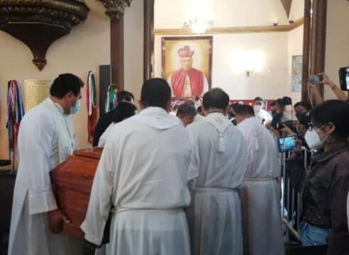 Restos del Arzobispo Hipólito Reyes descansan en la Catedral de Xalapa