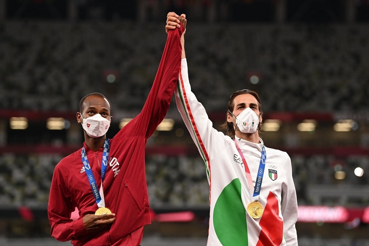 El catarí Mutaz Essa Barshim y el italiano Gianmarco Tamberi acordaron dejar de competir para ambos ganar la medalla de oro. Foto: Gulf Times/Twitter.