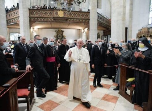 Papa Francisco en Eslovaquia: La Iglesia debe ser humilde como Jesús