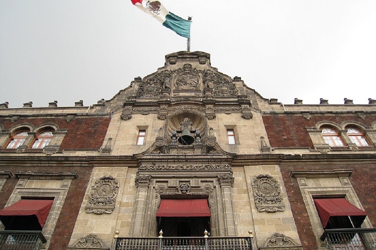 La Campana de Dolores en Palacio Nacional. Foto: @Centro_CDMX