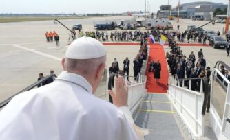 El Papa se despide de Eslovaquia: “Los llevo en mi corazón”