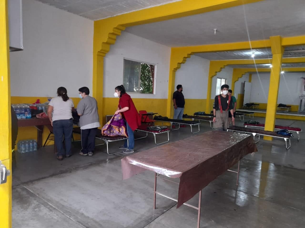 Parroquia del Carmen La Presa, en la Diócesis de Ecatepec, adaptada como albergue para los damnificados del derrumbe en el cerro del Chiquihuite.