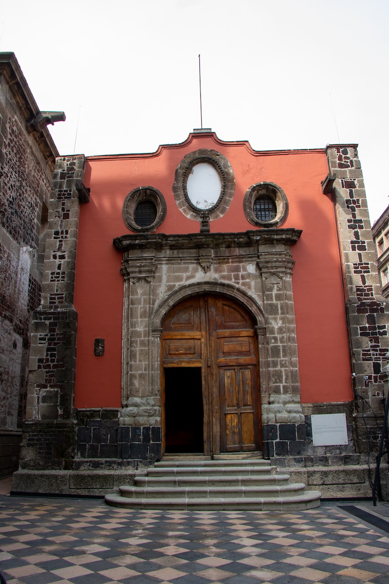 Fachada de la Capilla de las Ánimas. Foto: Leonel Guízar