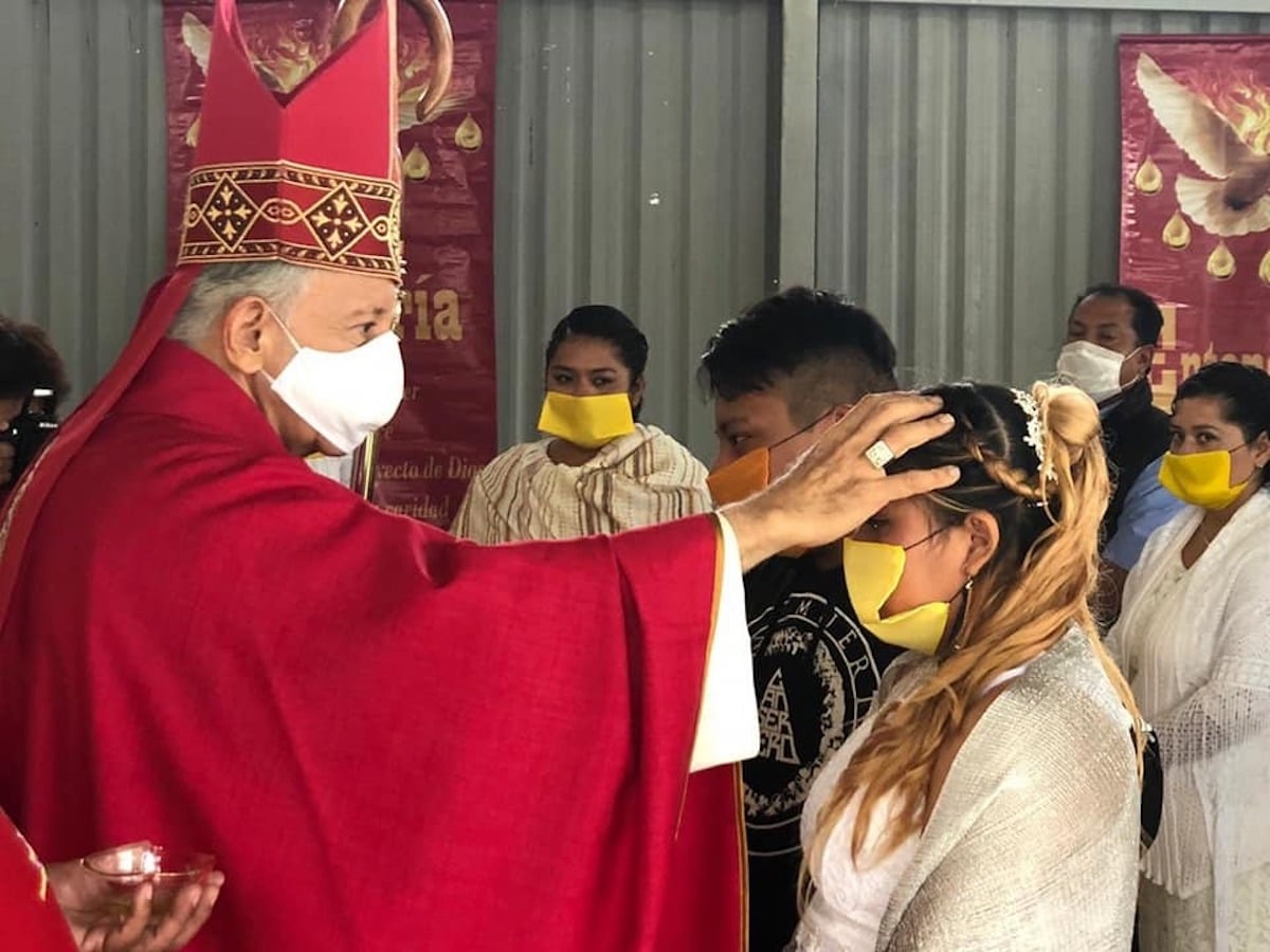 Monseñor Ramón Castro Castro, Obispo de Cuernavaca.