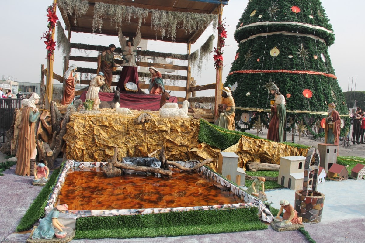 Nacimiento instalado en el atrio de la Basílica de Guadalupe. Foto: Alfredo Márquez.