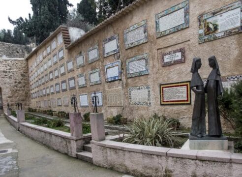 La escultura de María e Isabel que recuerda el lugar de su visita