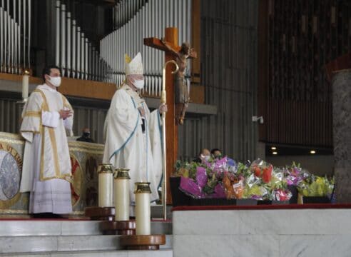 Misa de las Rosas: ¿Por qué María es Nuestra Madre?