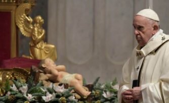 Papa Francisco: En Navidad, Dios viene por cada uno de nosotros