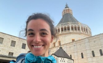 VIDEO: ¡Lo logró! Caminó desde el 'final de la Tierra' hasta Jerusalén