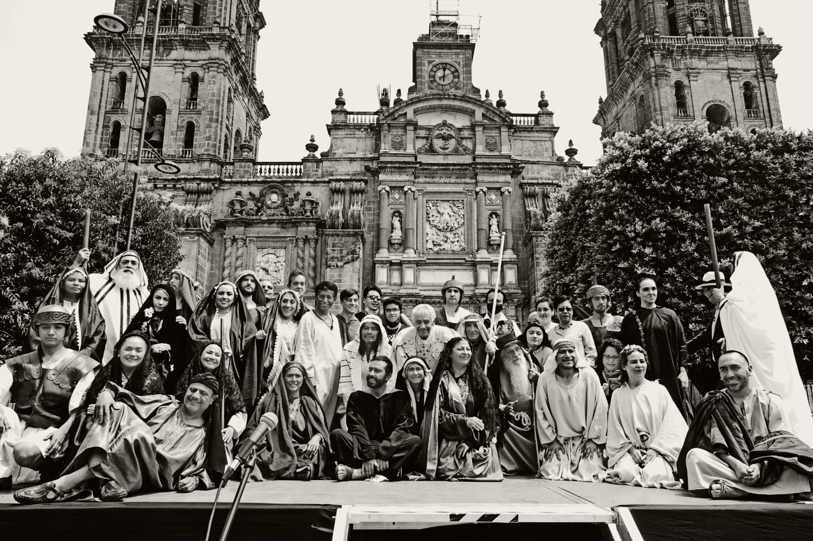 Grupo de teatro en el Viacrucis de la CDMX