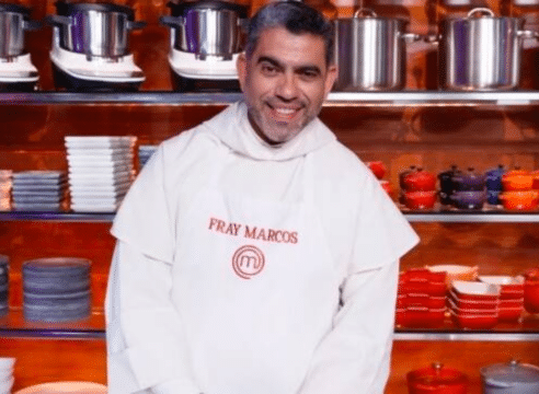 Conoce al sacerdote que quiere evangelizar desde Masterchef