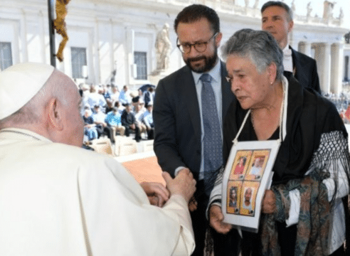 La mexicana influyente que pidió al Papa rezar por las madres buscadoras