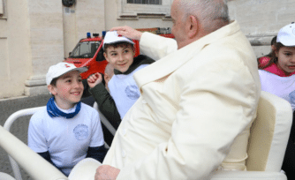 Papa Francisco: necesitamos de la sencillez para ser felices