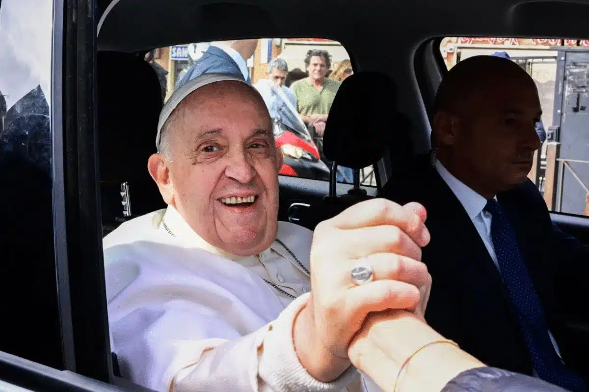 “Todavía estoy vivo”, las palabras del Papa tras ser dado de alta del Hospital